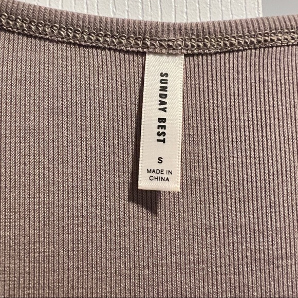 Aritzia Sunday Best Henley crop top - Picture 3 of 3